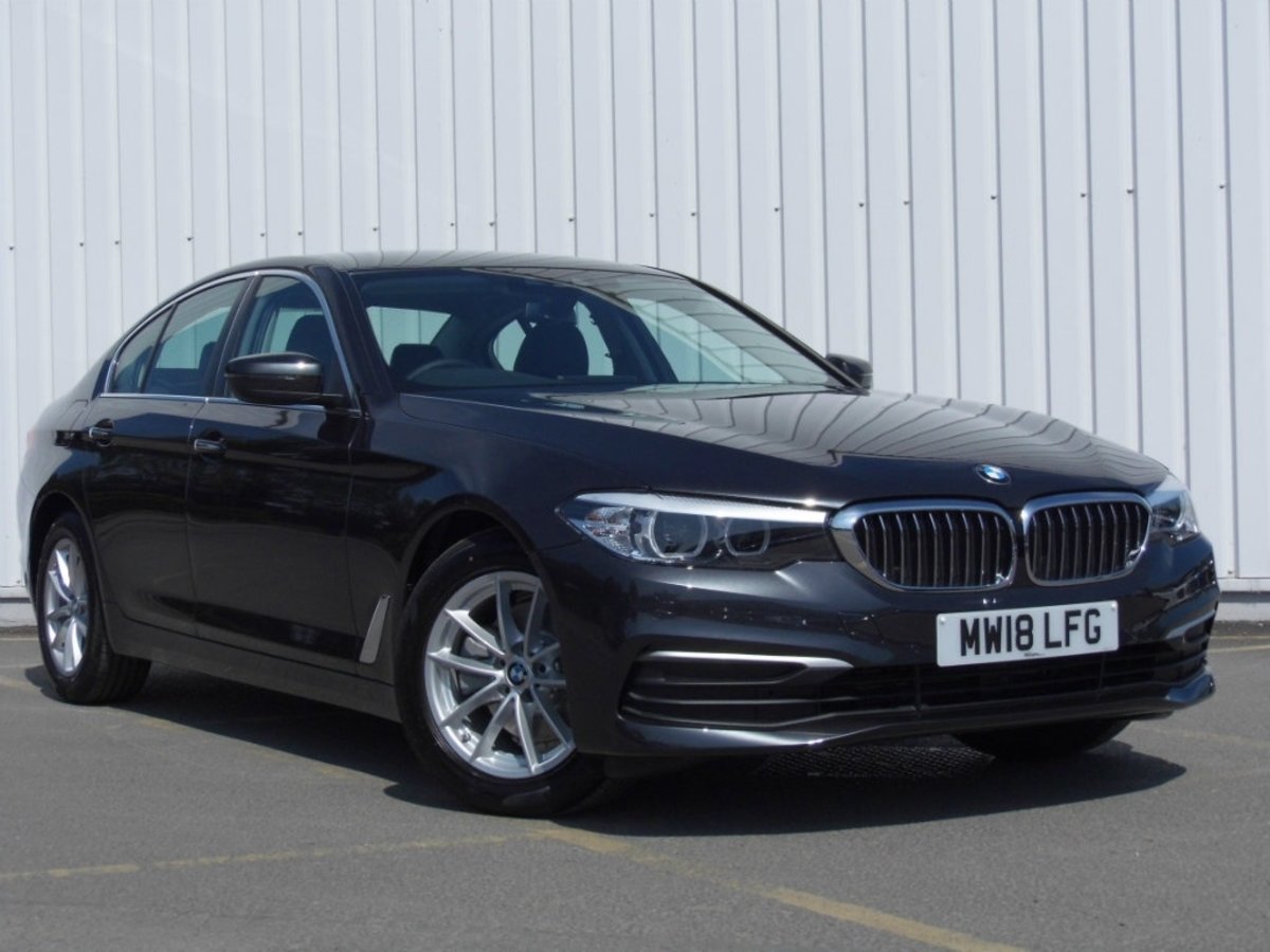 BMW 5 Series: Selecting the sorting order of the names BMW 5 Series: Selecting the sorting order of the names